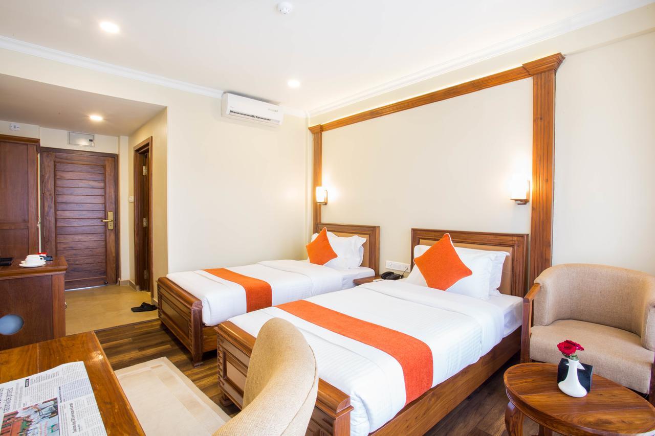 Hotel Portland Покхара Экстерьер фото